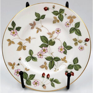 Wedgwood Wild Strawberry Bone China England 6" Bread Plate Gold Trim